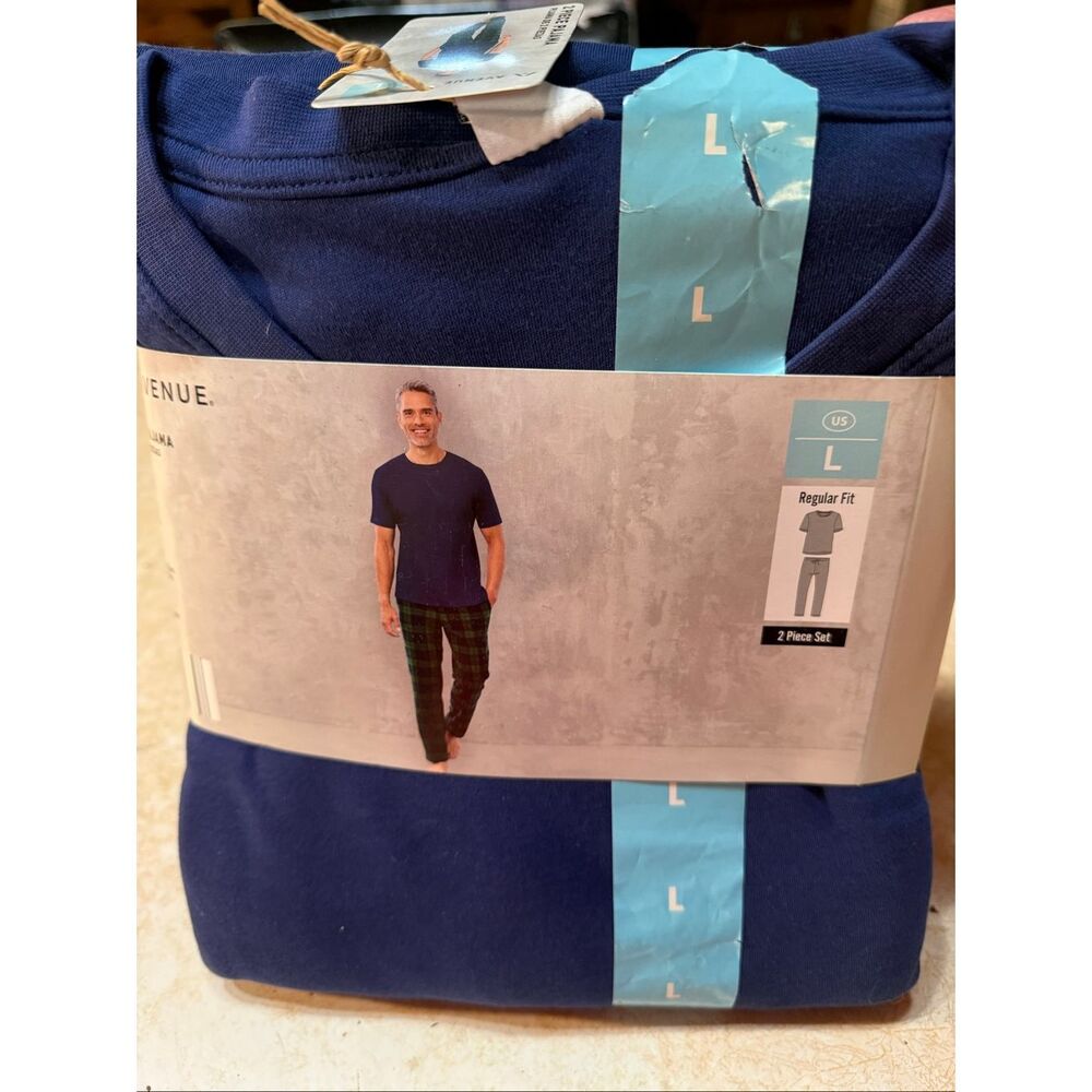 Avenue Men’s pajama set Sz L Navy/Green NWT